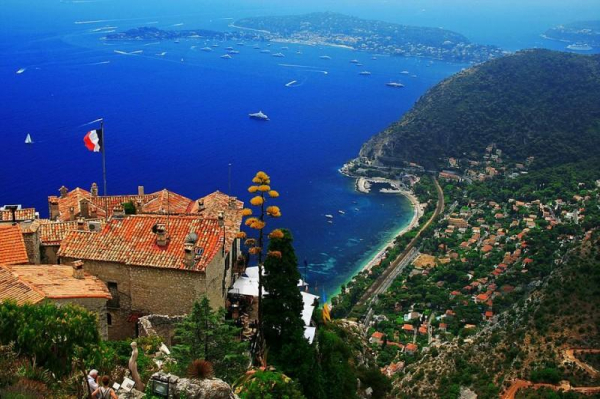 15 самых красивых деревень Европы 15 самых красивых деревень Европы