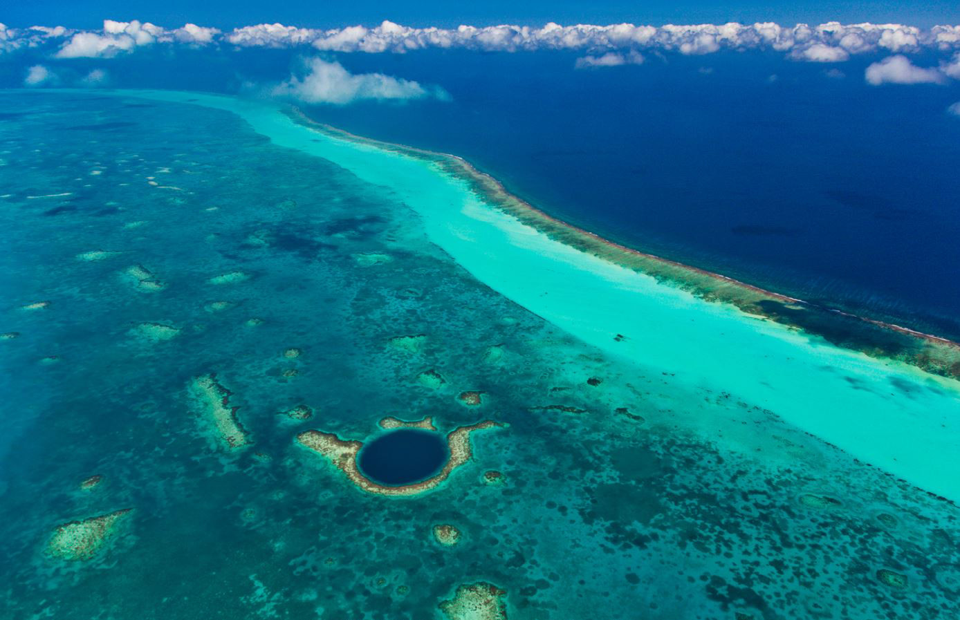 Большая голубая дыра (Great Blue Hole) &mdash; где находится, история, глубина, дайвинг, как добраться и интересные факты