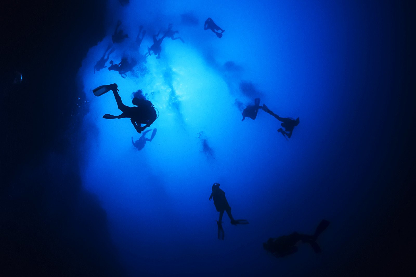 Большая голубая дыра (Great Blue Hole) &mdash; где находится, история, глубина, дайвинг, как добраться и интересные факты