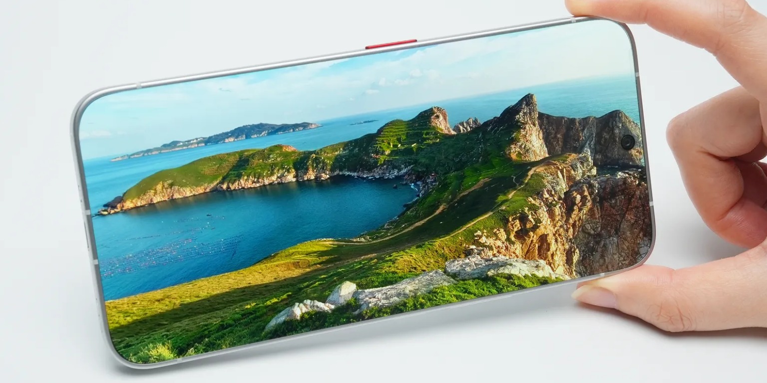 Tecno показала концепт смартфона с &laquo;нулевыми рамками&raquo; и&nbsp;сравнила его с&nbsp;iPhone 17&nbsp;Pro